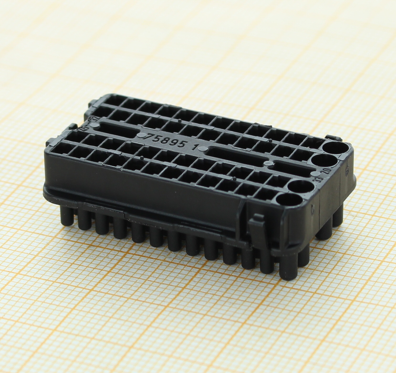 Kostal 10400758951 - 52-poliger Stecker
