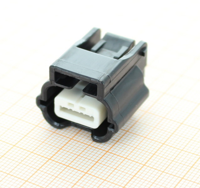 Yazaki 7283-8852-30 Plug - 3 Way Black RH-Series 0.64 Sealed Female Connector