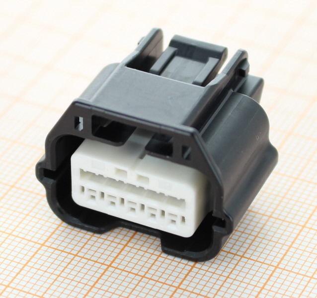Yazaki 7283-8856-30 Plug - 10 Way Black RH-Series 0.64 Sealed Female Connector