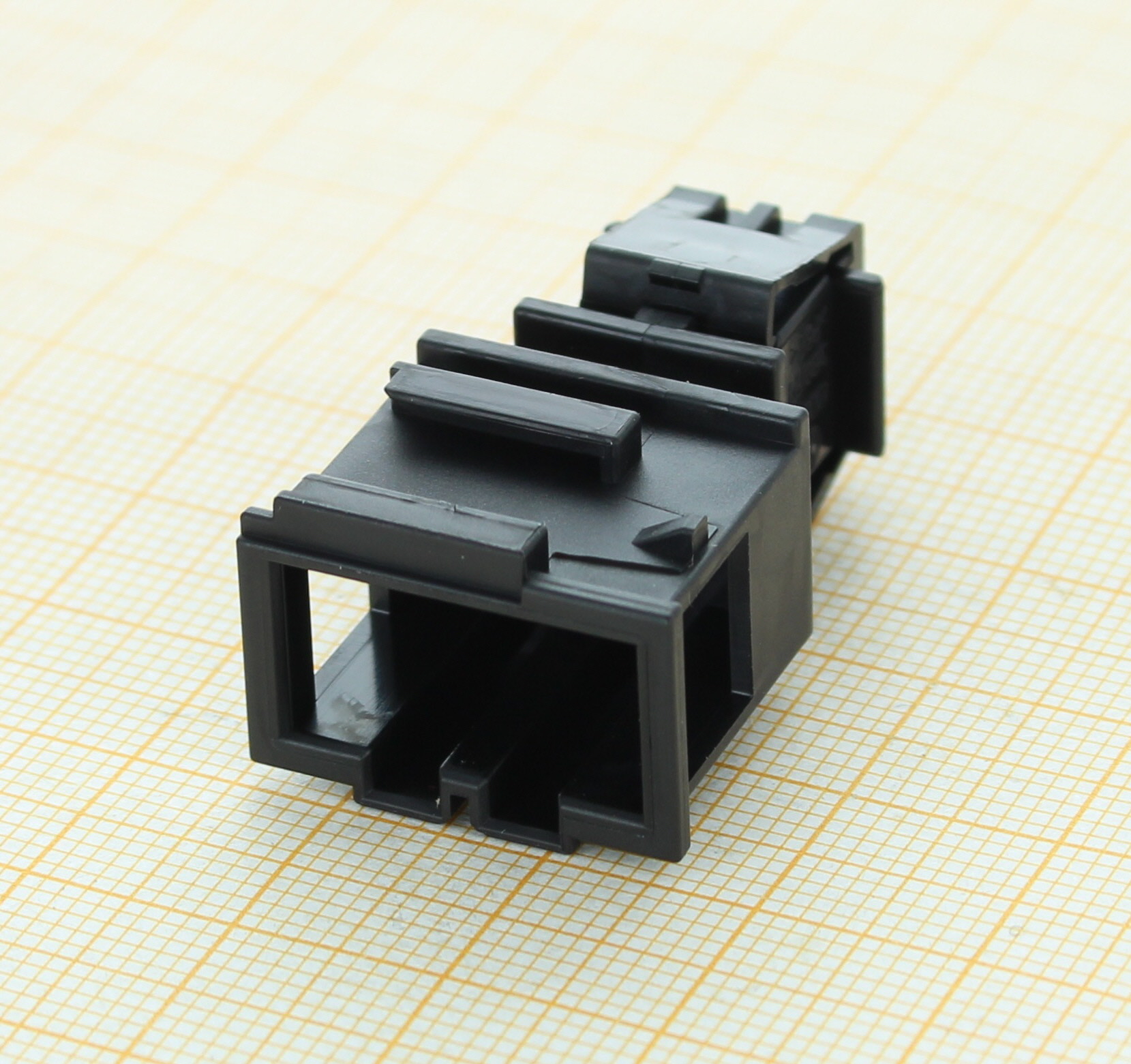 FEP 42062600 - 3B0 972 732 - 4-poliges ungedichtetes maennliches Stiftgehause 1.5 mm (VW restricted)