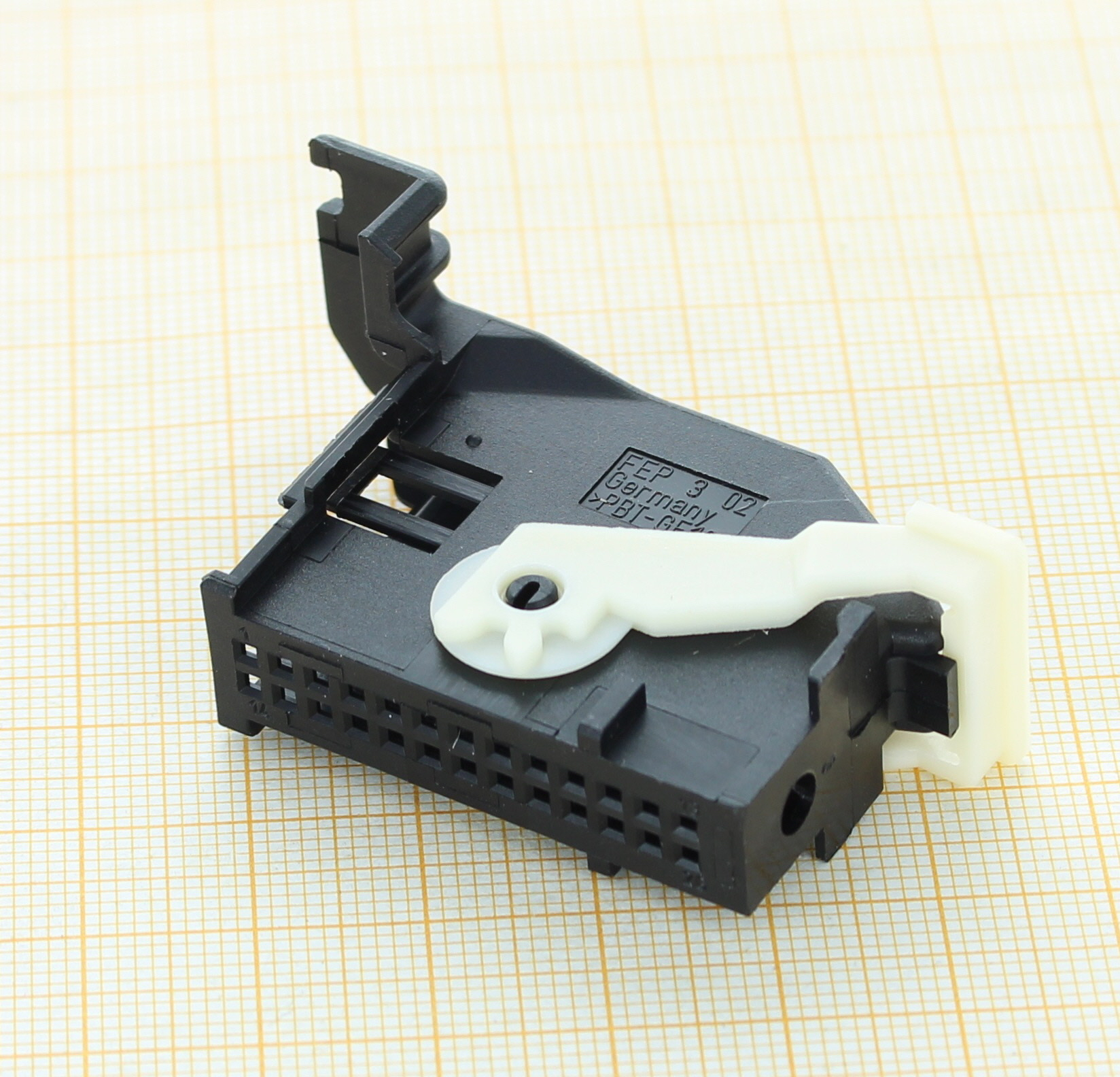 7L6 972 726 A - 26-poliges ungedichtetes Buchsengehaeuse 0.63 mm (VW restricted)